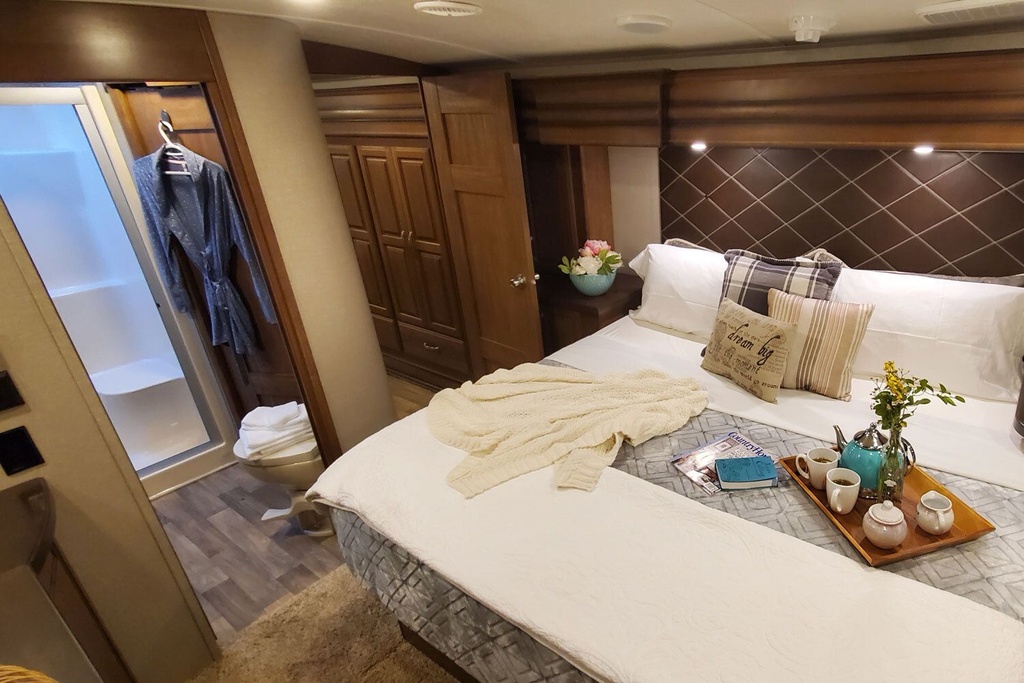 Photo 10 - 2020 Keystone Fifth Wheel rental photo 12