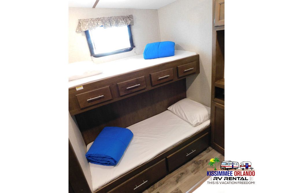 Photo 11 - 2020 Keystone Fifth Wheel rental photo 13