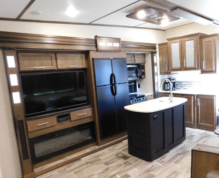 Photo 19 - 2020 Keystone Fifth Wheel rental photo 21