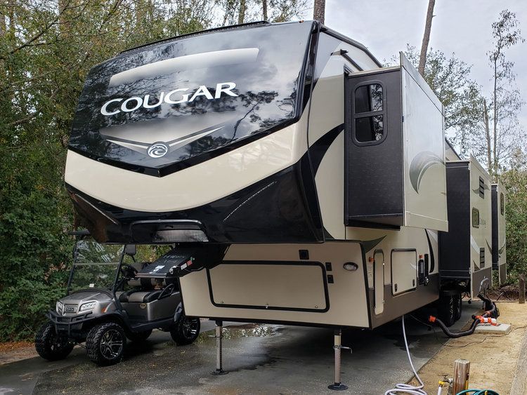 Photo 24 - 2020 Keystone Fifth Wheel rental photo 26