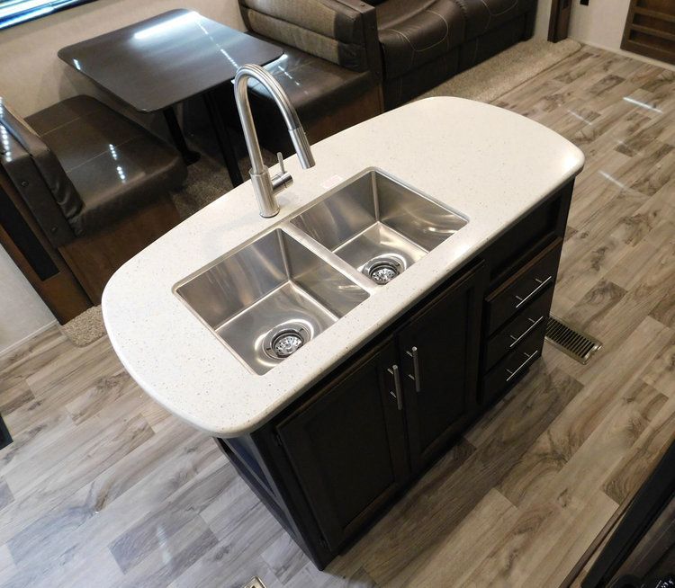 Photo 25 - 2020 Keystone Fifth Wheel rental photo 27