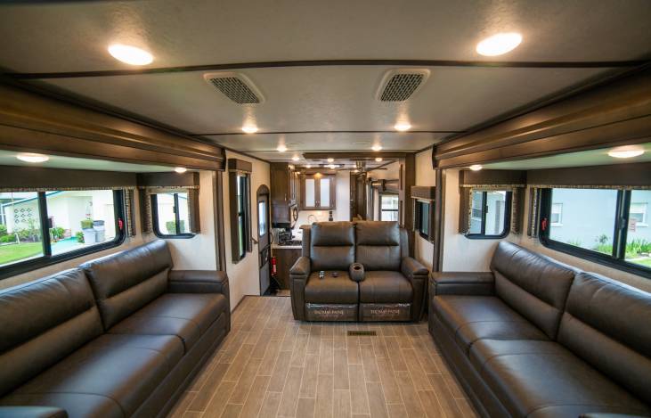 Photo 2 - 2020 Keystone Fifth Wheel rental photo 4