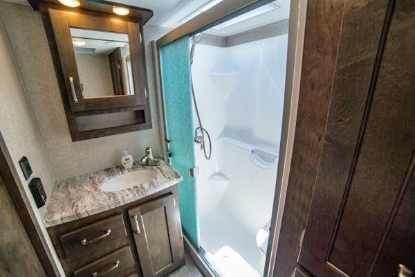 Photo 4 - 2020 Keystone Fifth Wheel rental photo 6