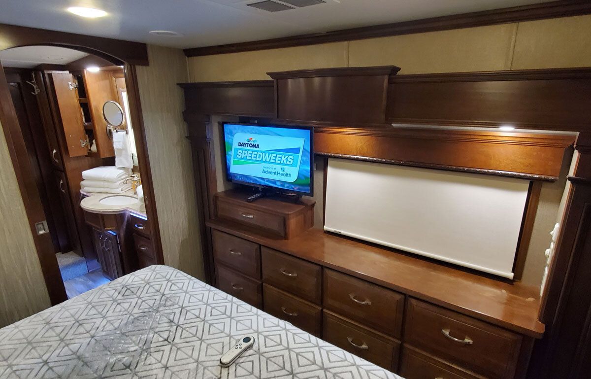 Photo 3 - 2020 DRV Fifth Wheel rental photo 5