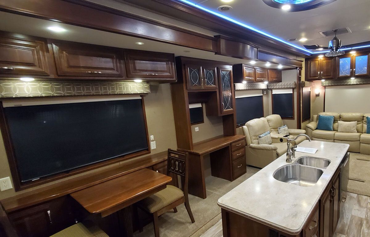 Photo 12 - 2020 DRV Fifth Wheel rental photo 14