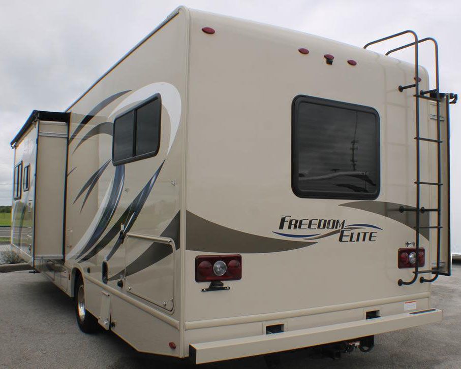 Photo 9 - 2020 Thor Class C Motorhome rental photo 11