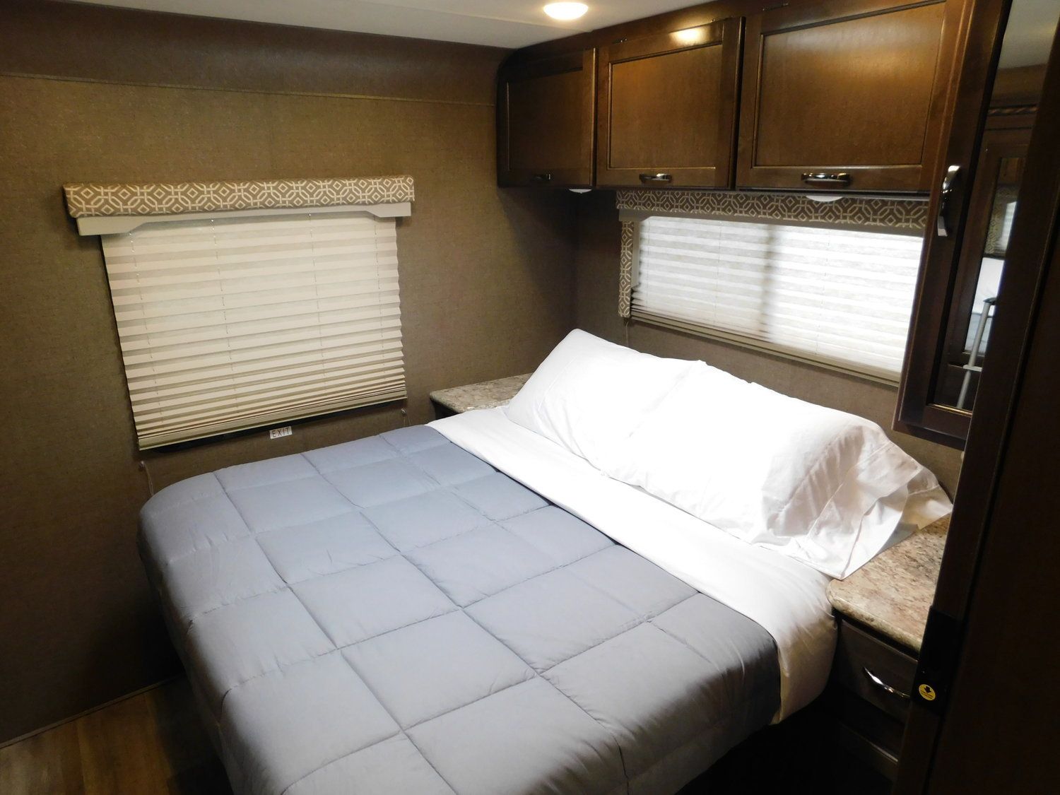 Photo 12 - 2020 Thor Class C Motorhome rental photo 14