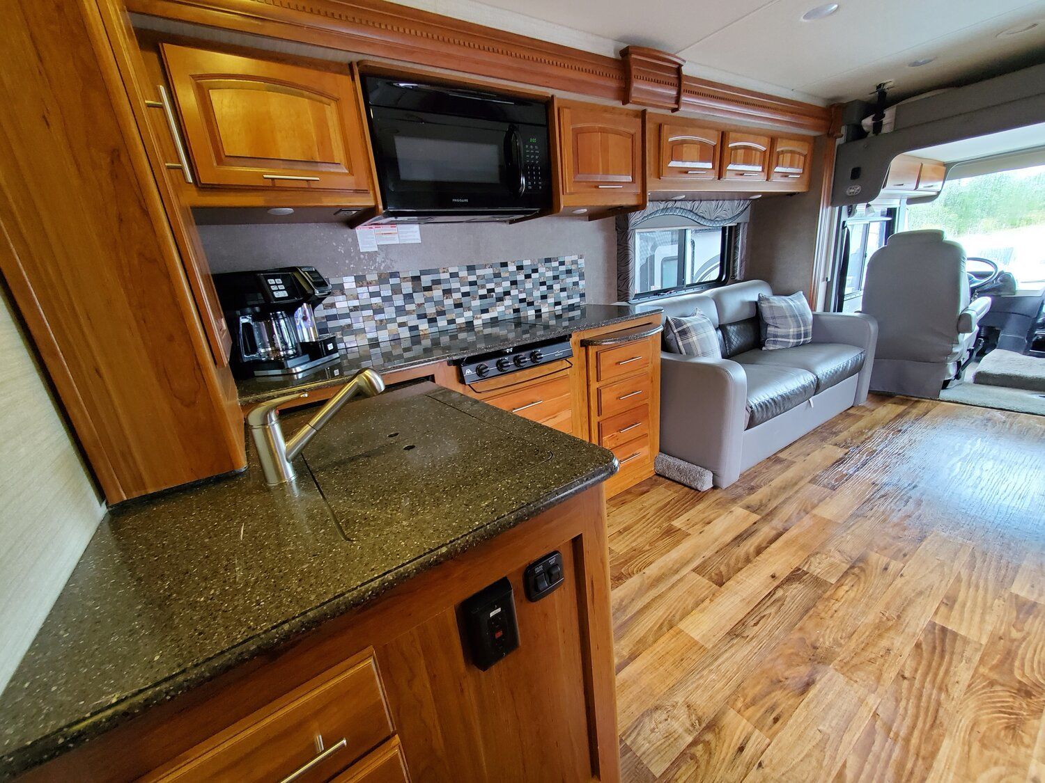 Photo 15 - 2020 Jayco Class A Motorhome rental photo 17