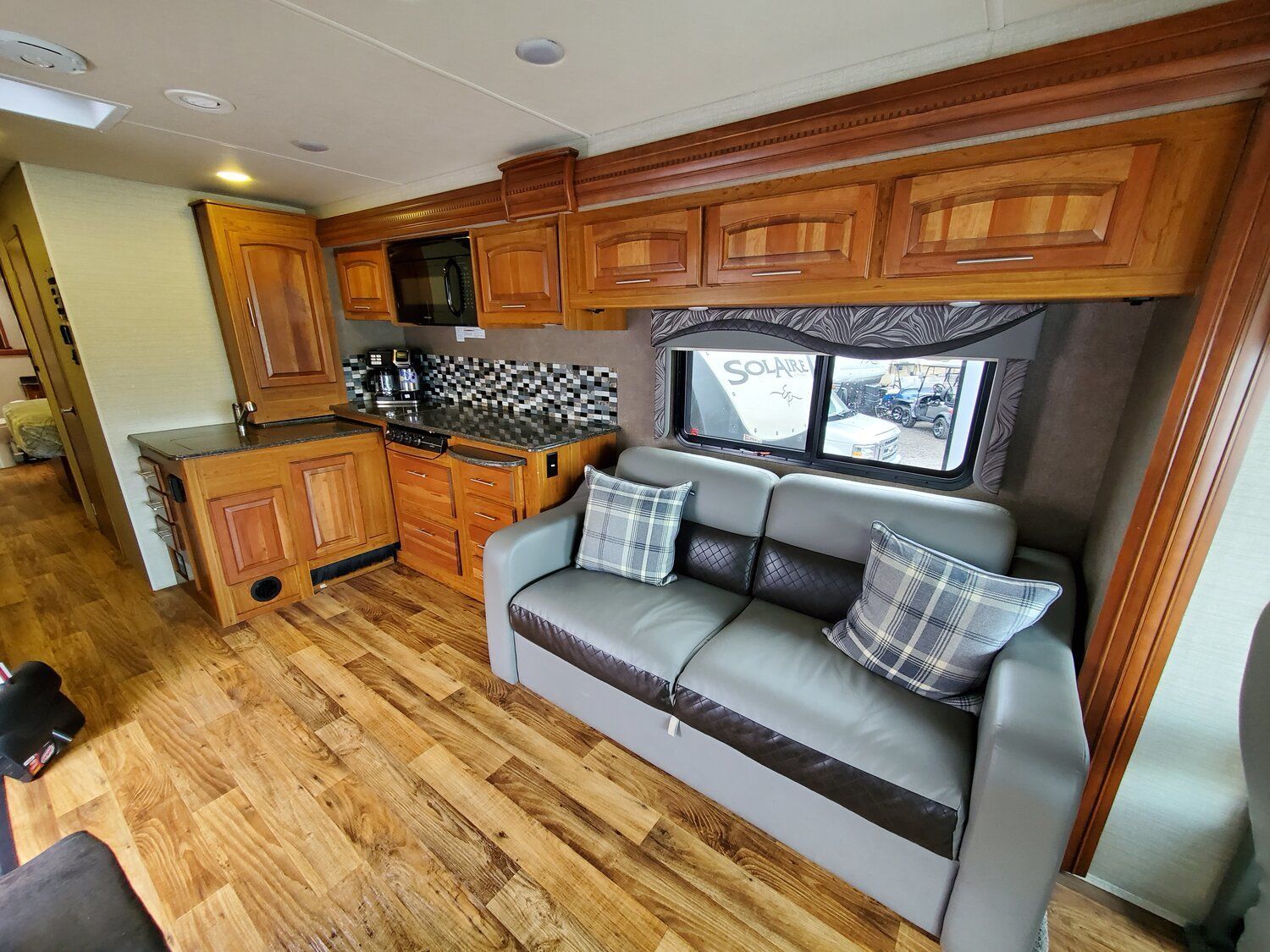 Photo 16 - 2020 Jayco Class A Motorhome rental photo 18