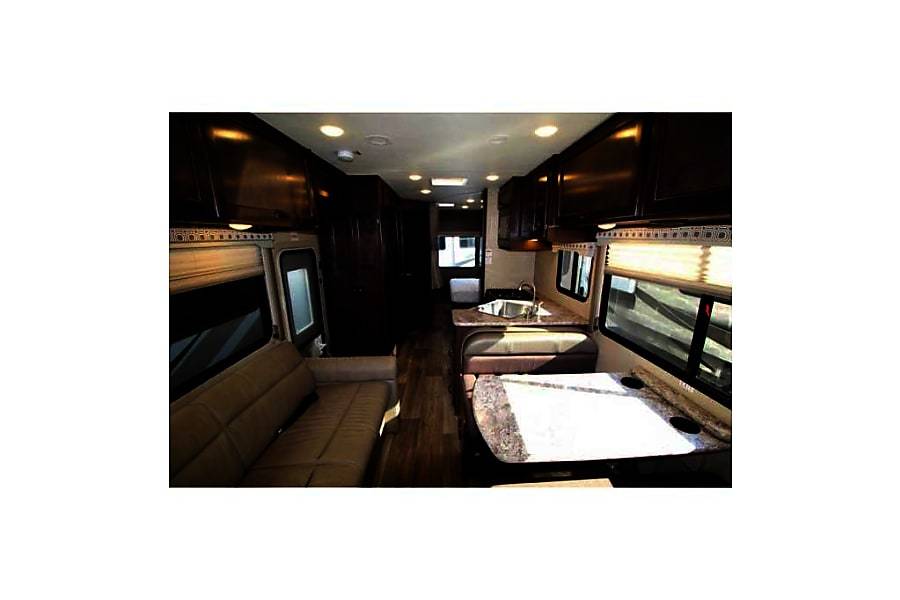 Photo 2 - 2019 Thor Class C Motorhome rental photo 4