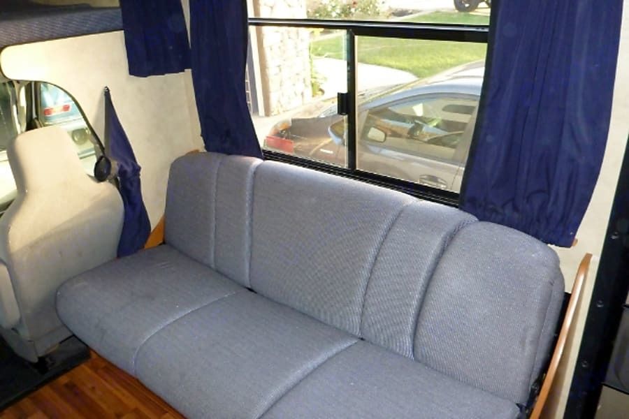Photo 10 - 2013 Four Winds Class C Motorhome rental photo 12