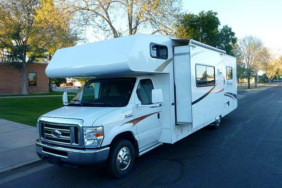Photo 9 - 2013 Coachmen Class C Motorhome rental photo 11