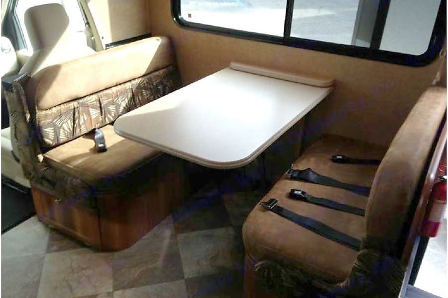 Photo 4 - 2015 Coachmen Class C Motorhome rental photo 6