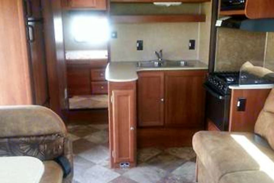 Photo 8 - 2015 Coachmen Class C Motorhome rental photo 10