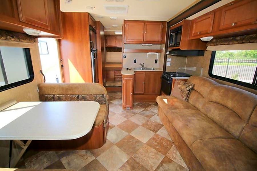 Photo 11 - 2015 Coachmen Class C Motorhome rental photo 13