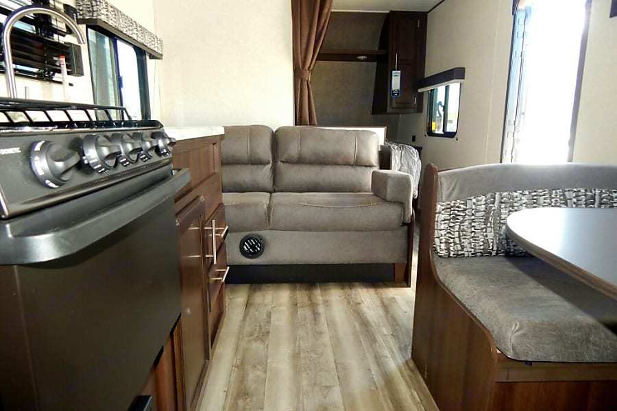 Photo 7 - 2019 Jayco Travel Trailer rental photo 9