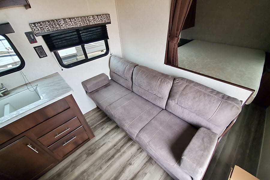 Photo 7 - 2019 Jayco Travel Trailer rental photo 9