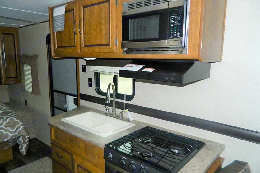 Photo 8 - 2017 Crossroads Travel Trailer rental photo 10