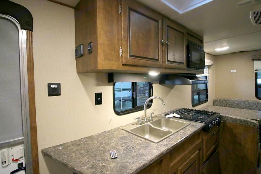 Photo 9 - 2017 Crossroads Travel Trailer rental photo 11