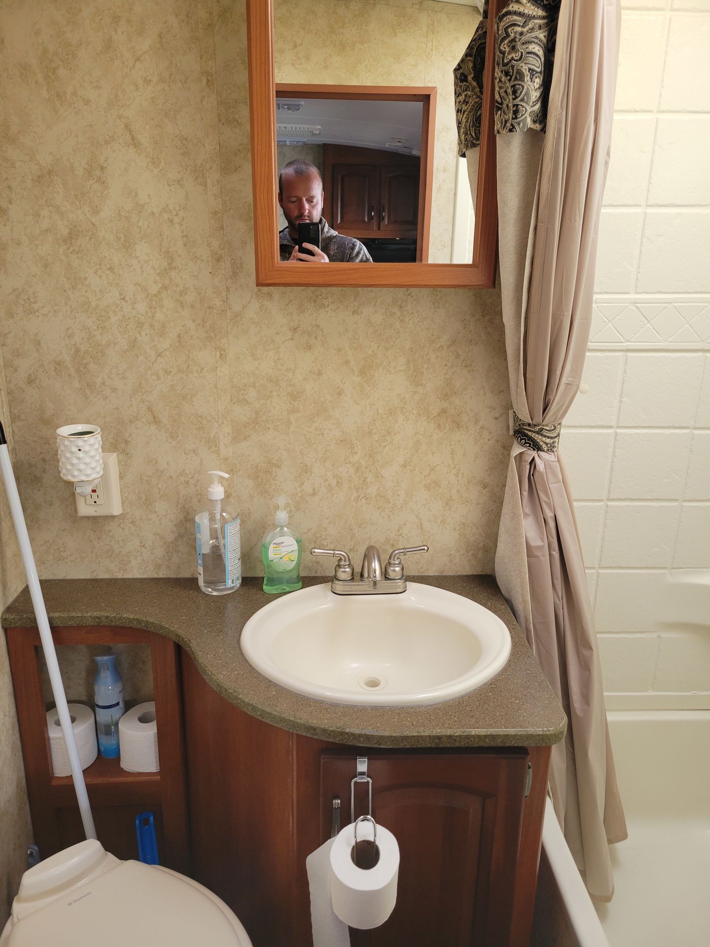 Photo 13 - 2012 Keystone Travel Trailer rental photo 30