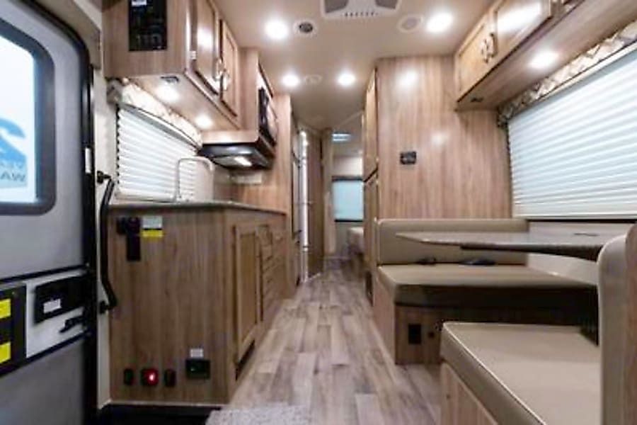 Photo 1 - 2018 Jayco Class C Motorhome rental photo 7