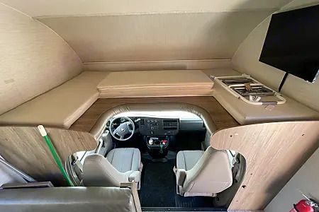 Photo 2 - 2018 Jayco Class C Motorhome rental photo 14