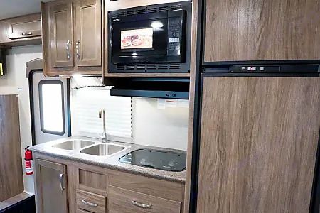 Photo 2 - 2018 Jayco Class C Motorhome rental photo 18