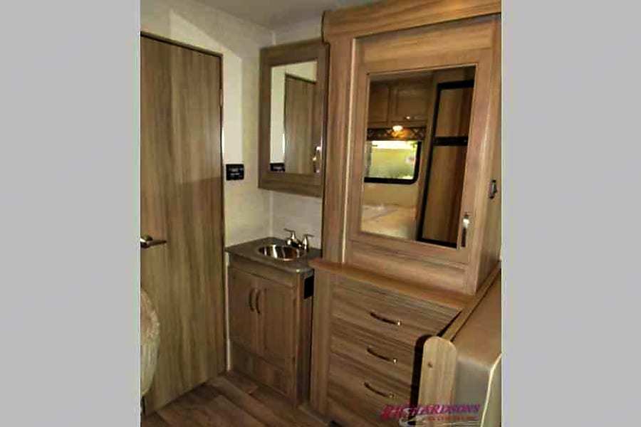 Photo 1 - 2019 Jayco Class C Motorhome rental photo 3