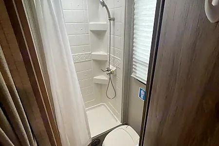 Photo 7 - 2019 Jayco Class C Motorhome rental photo 9