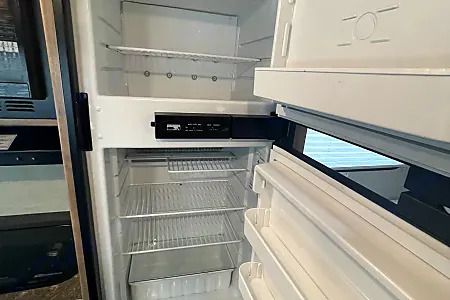 Photo 7 - 2019 Jayco Class C Motorhome rental photo 11