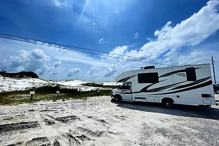 Photo 7 - 2019 Jayco Class C Motorhome rental photo 12