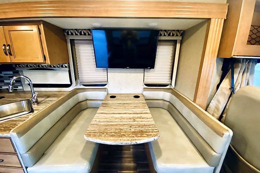 Photo 6 - 2019 Thor Class A Motorhome rental photo 8