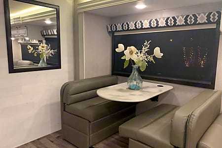 Photo 3 - 2022 Entegra Coach Class A Motorhome rental photo 5