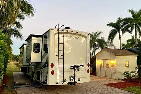 Photo 9 - 2022 Entegra Coach Class A Motorhome rental photo 11