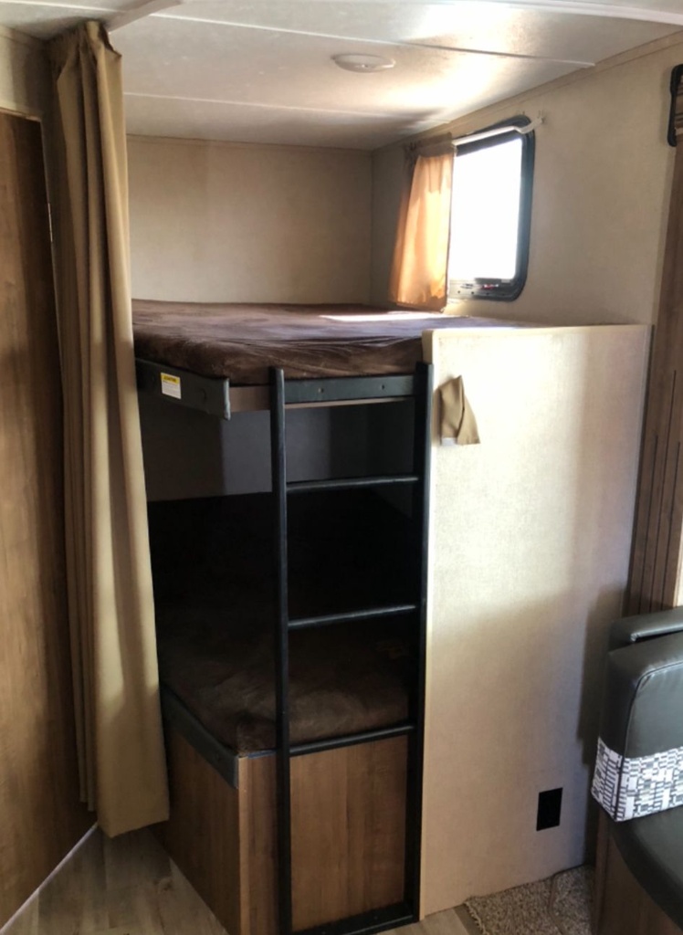 Photo 9 - 2017 Coachmen Travel Trailer rental photo 11