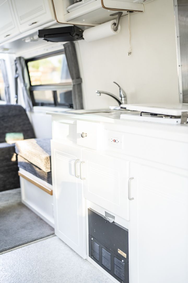 Photo 9 - 2003 Mercedes-Benz Class B Motorhome rental photo 11