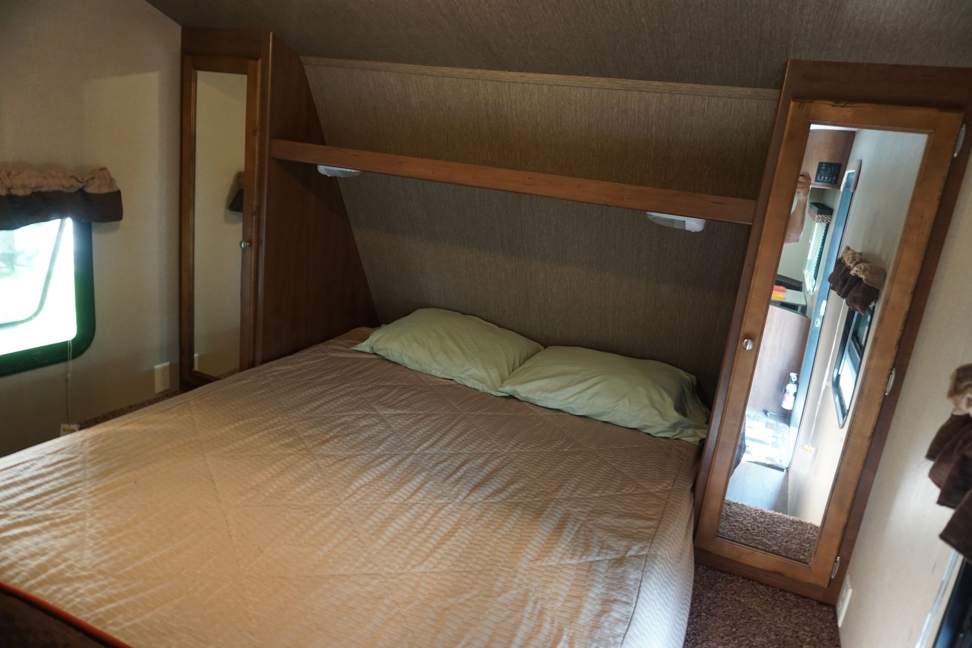 Photo 6 - 2015 Dutchman Travel Trailer rental photo 8
