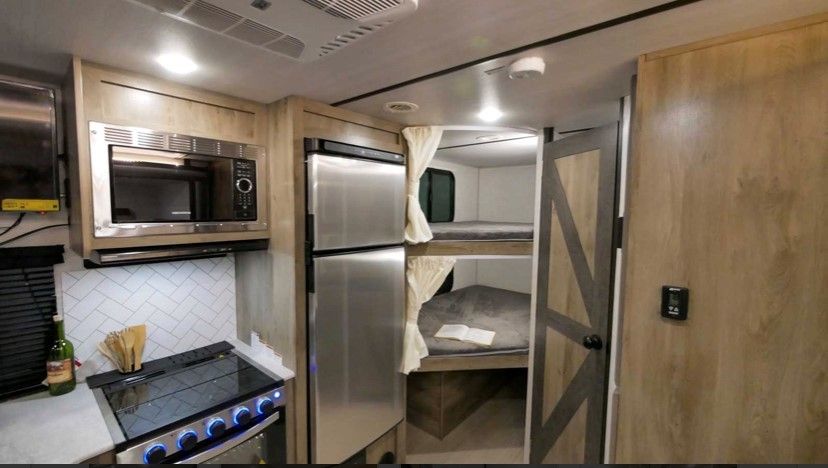 Photo 4 - 2021 Surveyor Travel Trailer rental photo 6