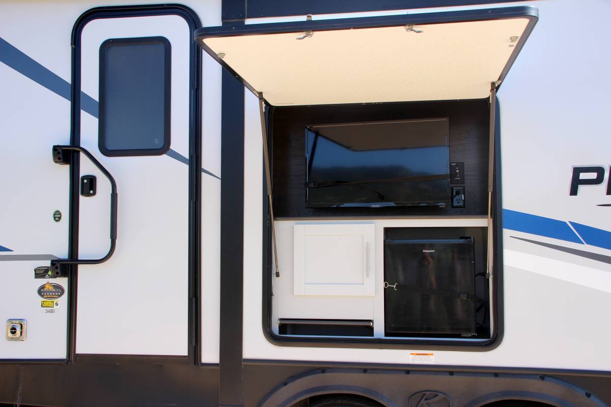 Photo 0 - 2021 Keystone Travel Trailer rental photo 5
