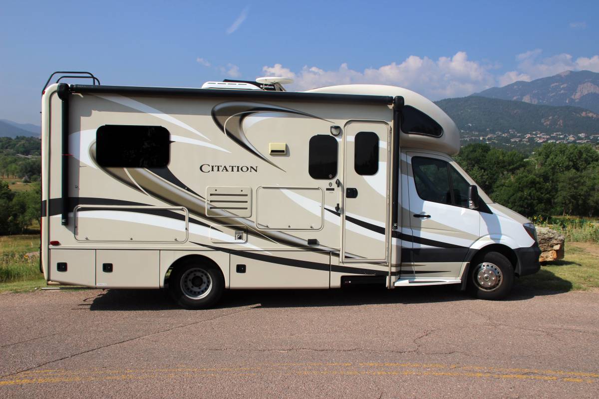 Photo 1 - 2015 Thor Class B Motorhome rental photo 15