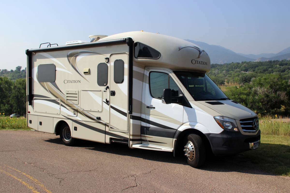 Photo 1 - 2015 Thor Class B Motorhome rental photo 16