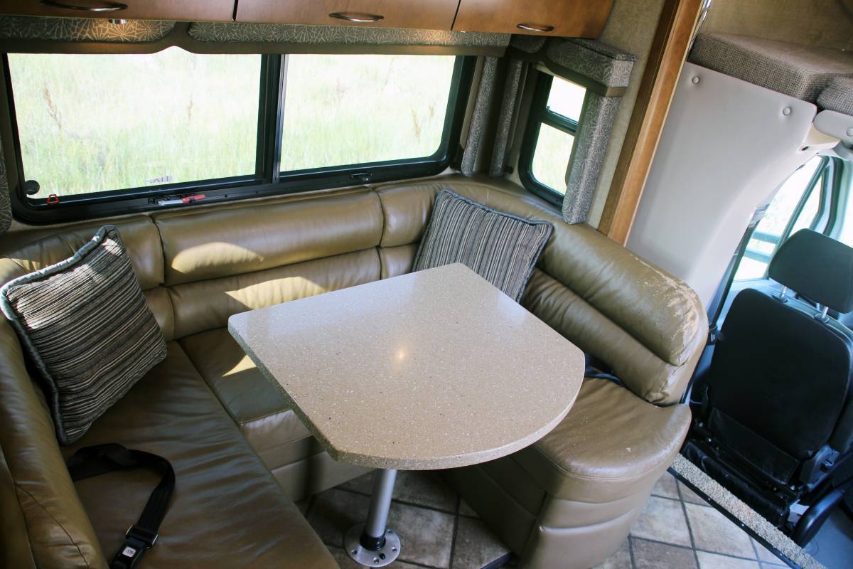 Photo 1 - 2015 Thor Class B Motorhome rental photo 17