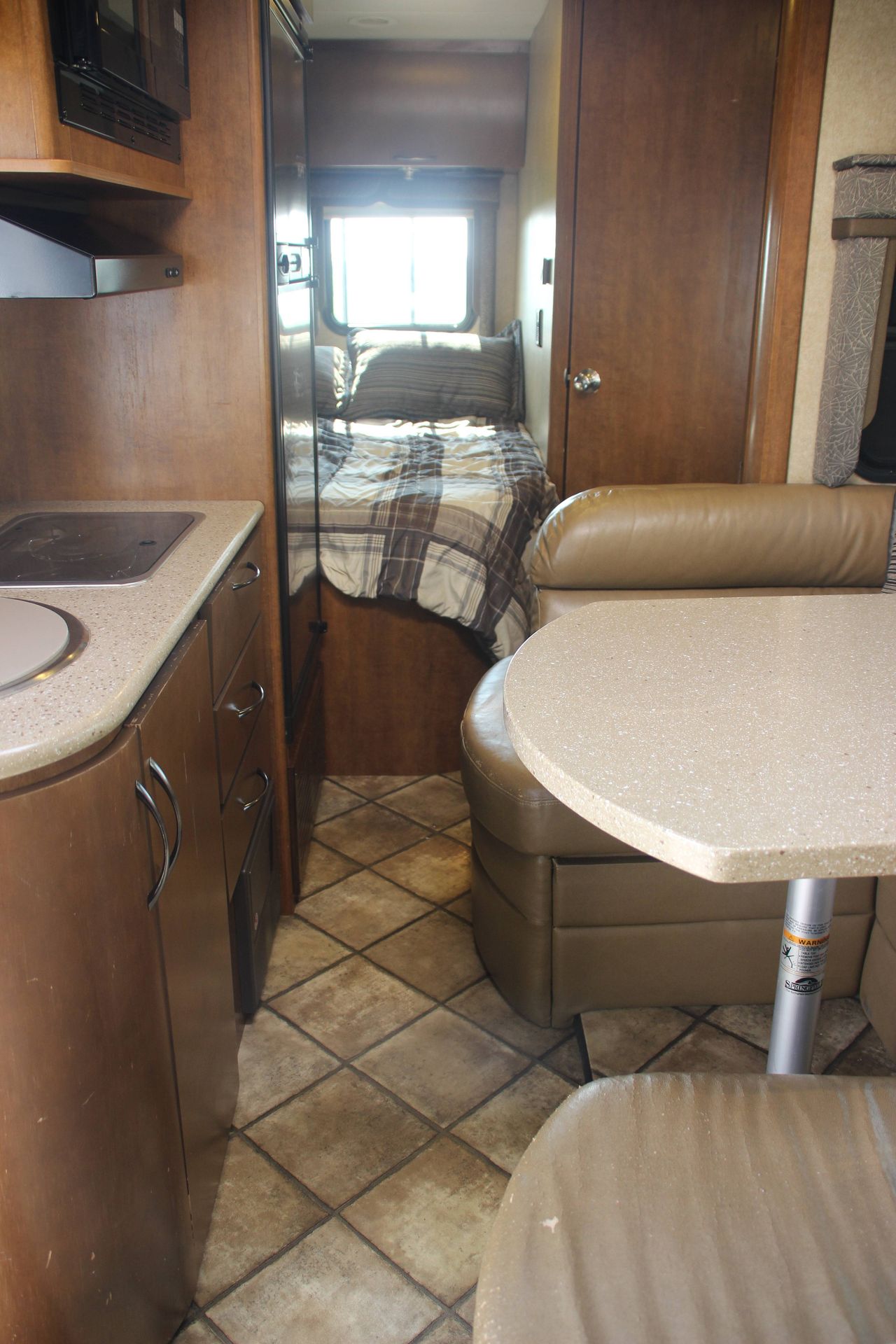 Photo 3 - 2015 Thor Class B Motorhome rental photo 32