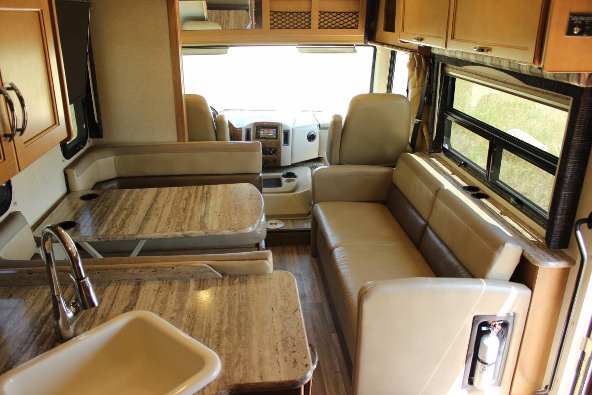 Photo 0 - 2017 Thor Class A Motorhome rental photo 11