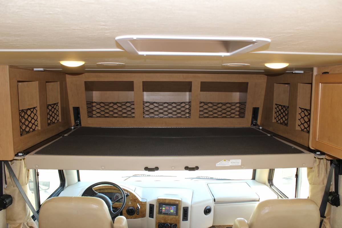 Photo 1 - 2017 Thor Class A Motorhome rental photo 17