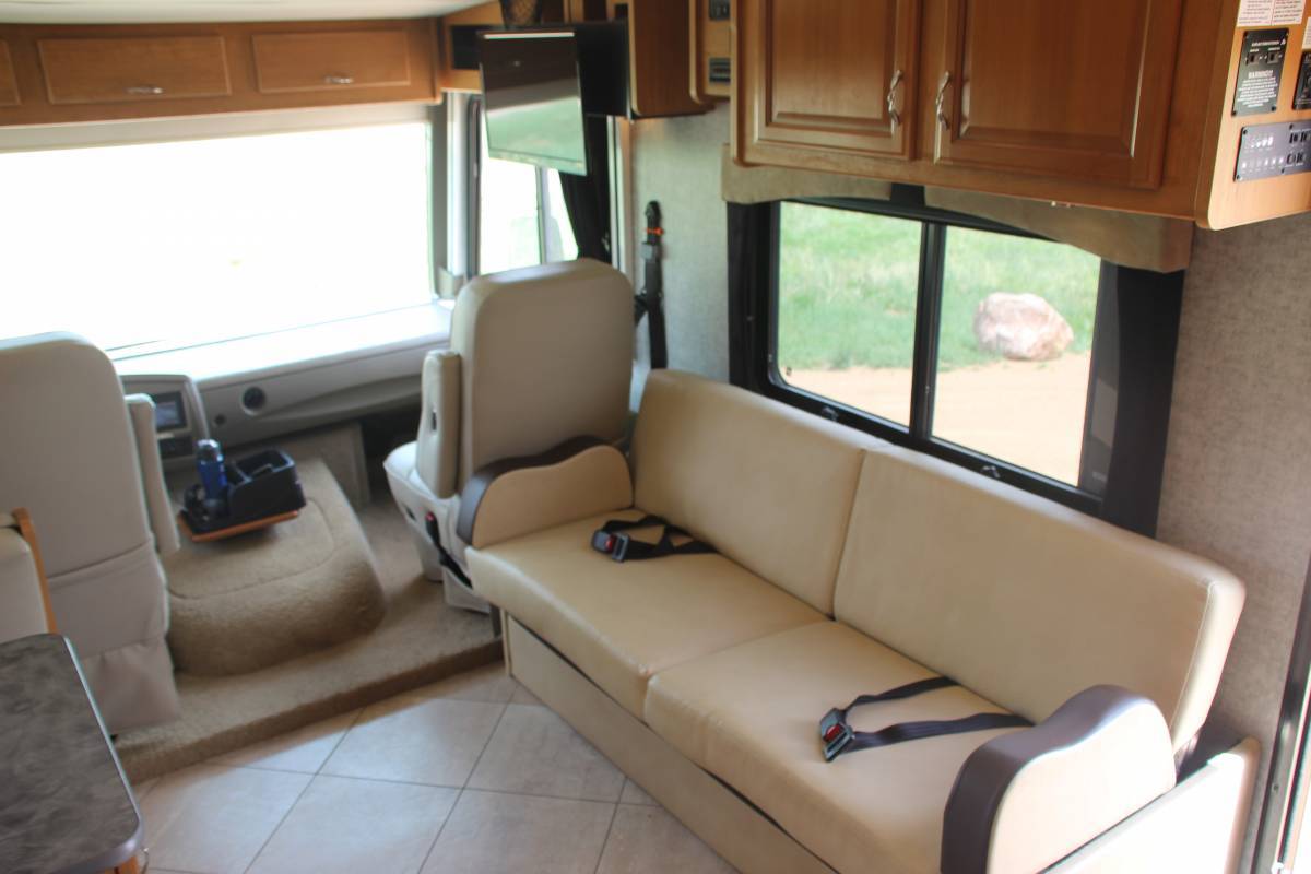 Photo 10 - 2016 Fleetwood Class A Motorhome rental photo 12