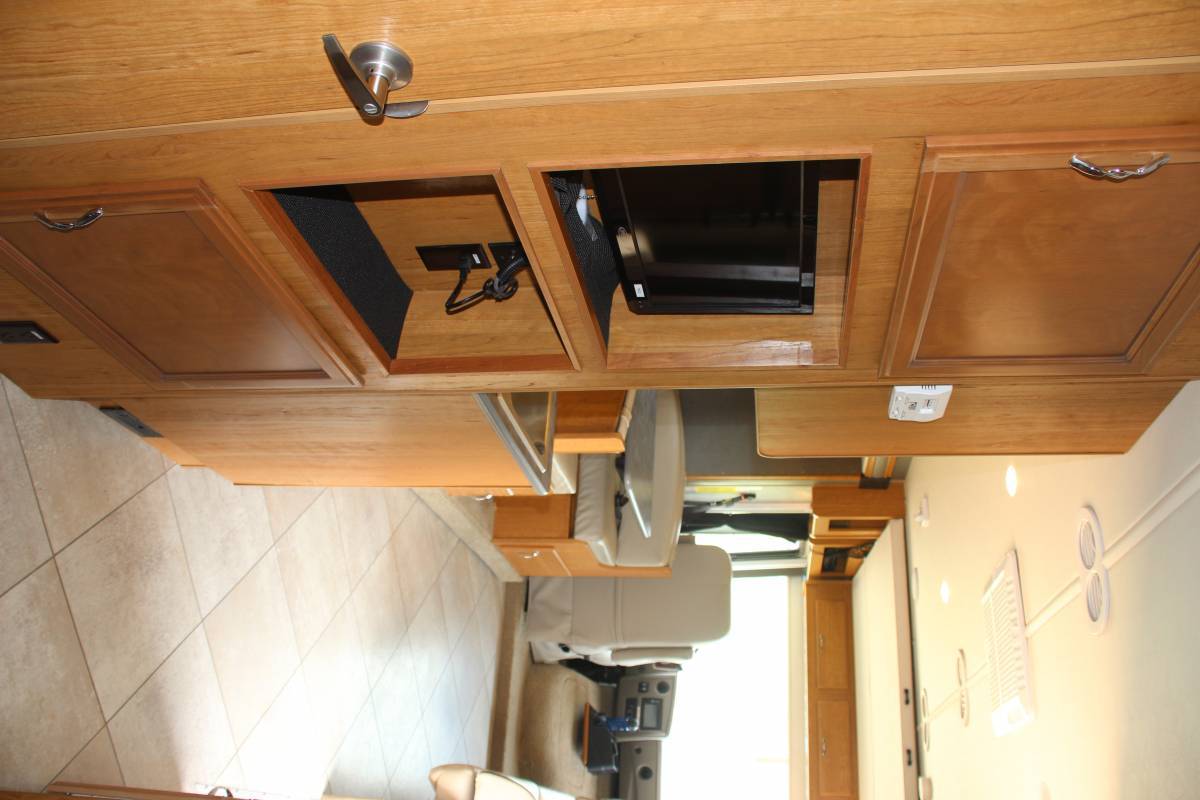 Photo 21 - 2016 Fleetwood Class A Motorhome rental photo 23