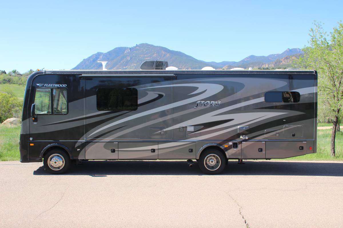 Photo 29 - 2016 Fleetwood Class A Motorhome rental photo 31