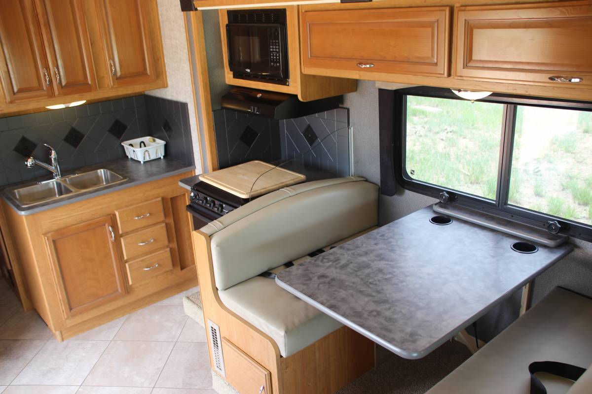 Photo 33 - 2016 Fleetwood Class A Motorhome rental photo 35
