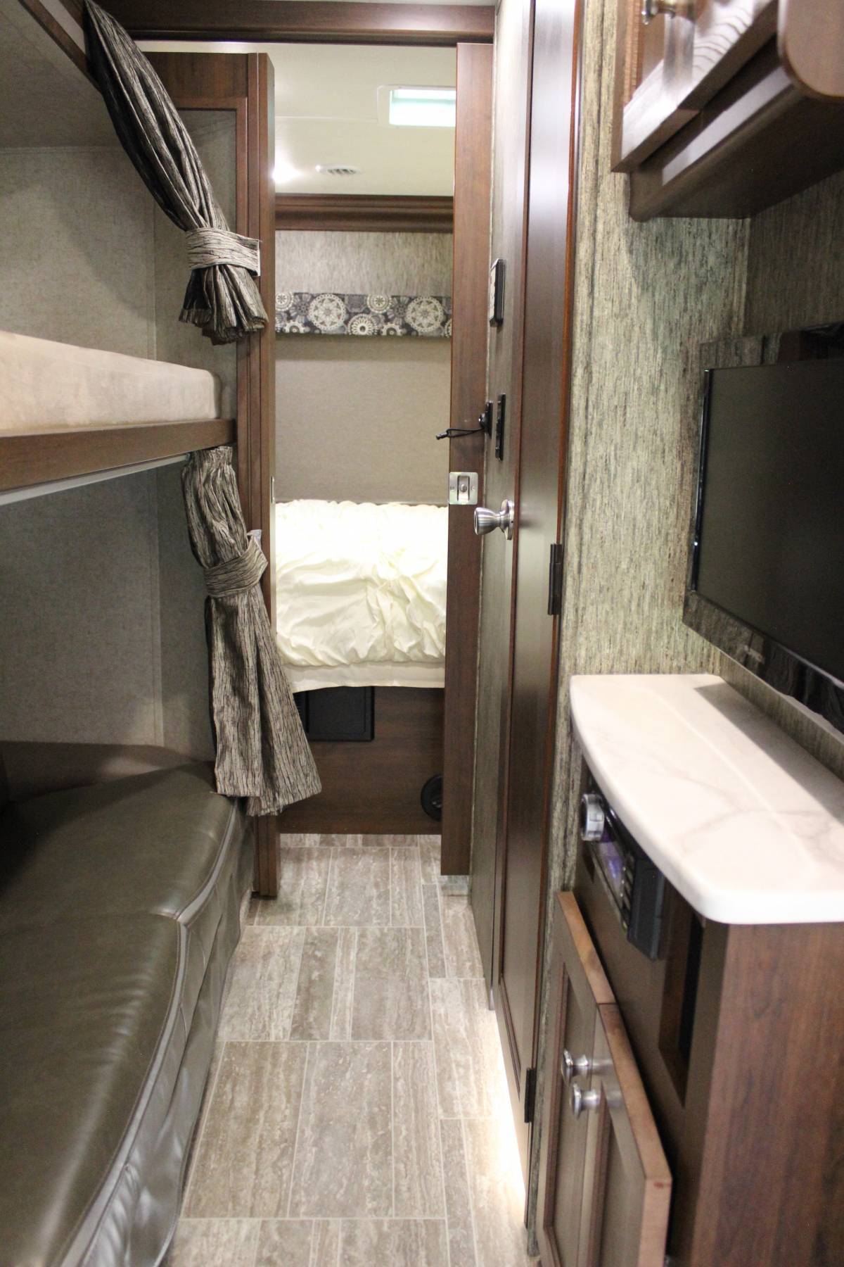 Photo 25 - 2018 Forest River Class C Motorhome rental photo 27